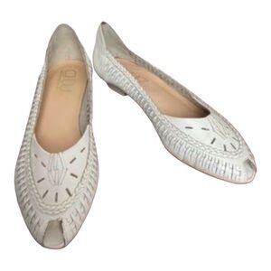 G Wiz Calie white vintage flats size 7